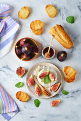 Ricotta cheese with honey and figs