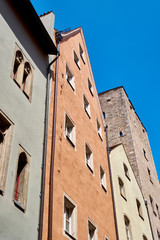 Fototapeta premium Mittelalterliche Stadthäuser in der Altstadt von Regensburg