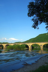 brücke von Castelnaud in der dordogne, frankreich
