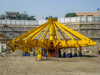 Dynamic concrete pile testing method 