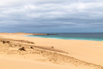 Fototapeta na wymiar varandinha and morro areia beach in boa vista cabo verde