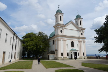 Fototapeta na wymiar Kirche am Leopoldsberg