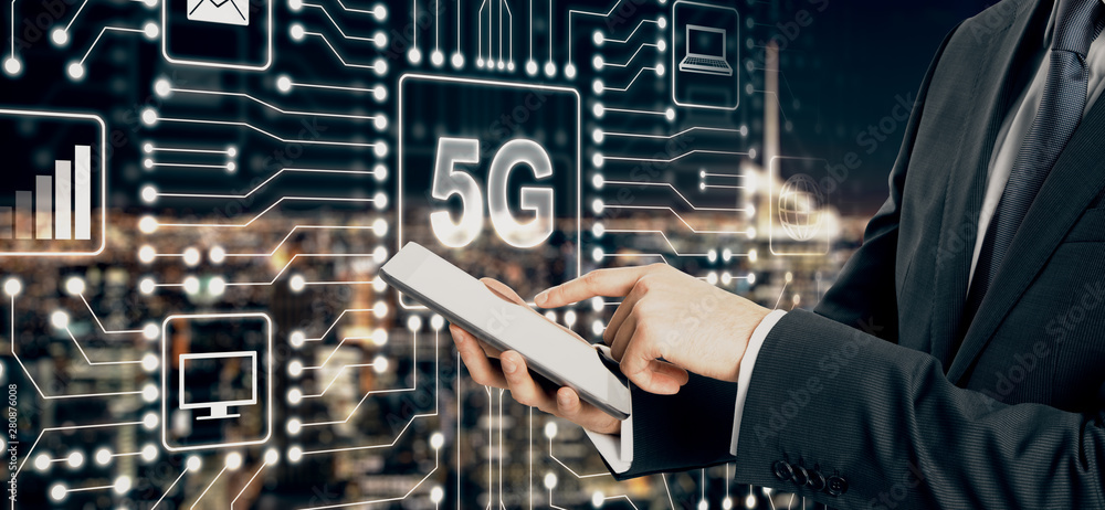 Poster 5g circuit interface