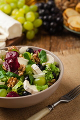 Italian spring salad with goat cheese, grapes and walnuts. Served with croutons.