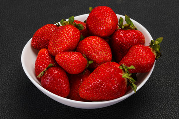 Sweet strawberry in the bowl