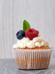 Minikuchen mit Früchten