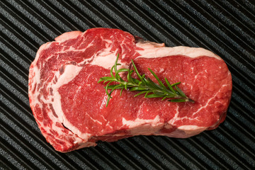 高級グリルステーキ Thick cut luxury fresh beef steak