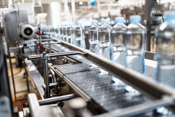 Bottling plant - Water bottling line for processing and bottling pure mineral carbonated water into bottles.