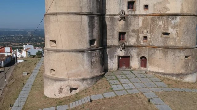Evoramonte (Portugal) - Vue a&eacute;rienne du ch&acirc;teau