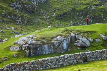 Cementerio junto a playa Bostadh (Cemetery nearby Bostadh Beach). Great Bernera. Lewis island....