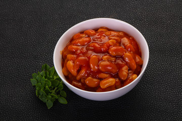 Baked kidney with tomato sauce