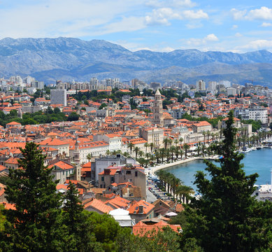 Fototapeta View of  Split  Seafront and old town with mountains in background.
