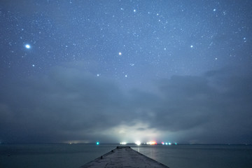 沖縄の竹富島　夜の西桟橋