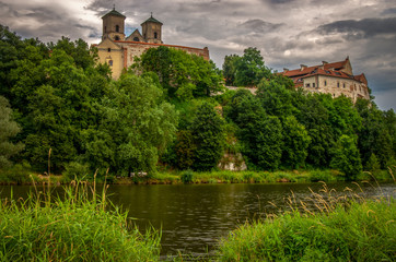 Fototapeta na wymiar Opactwo benedyktynów w Tyńcu w południowo-zachodniej części Krakowa, Polska. 