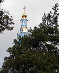Fototapeta na wymiar Church in Ulyanovsk, Russia