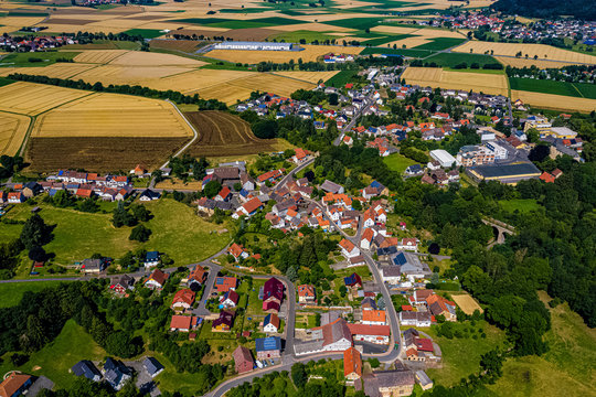 Das Dorf Frielendorf in Hessen aus der Luft