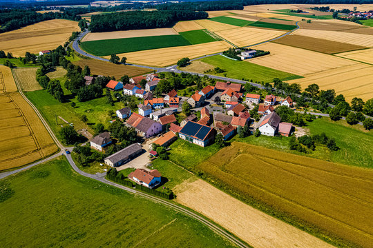 Das Dorf Frielendorf in Hessen aus der Luft