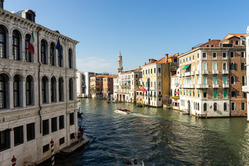 Fototapeta na wymiar Venedig, Kanal, Tourismus, Boote, Schiffe, Menschen, Stadt, Altstadt, Canal Grande, Berühmt, leben
