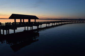 Obraz premium pier at sunset