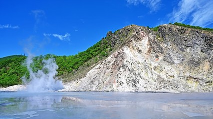 登別温泉大湯沼で見た活発に吹き上げる水蒸気の情景＠北海道