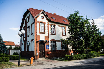 Budynek poczty w Zdunach - obrazy, fototapety, plakaty