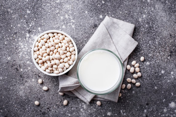 Non-dairy lactose free soy bean milk
