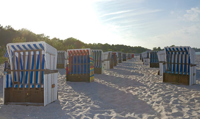 Strandkörbe am Strand von Boltenhagen, Seeheilbad in Mecklenburg-Vorpommern