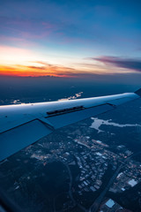 Obraz premium Sunset view from airplane window