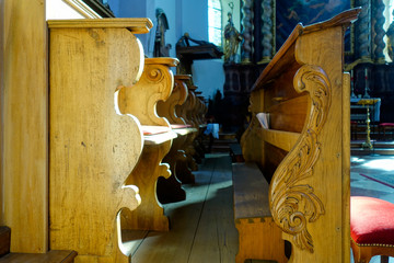 KIRCHENGESTÜHL . CHURCH PEWS