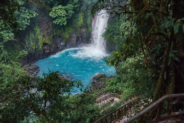 Path to río celeste waterfall