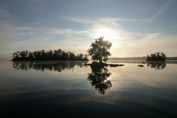 Fototapeta na wymiar tranquil lake view