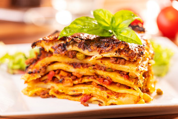 Nahaufnahme einer Portion Lasagne