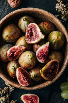 Overhead view of figs in bowl