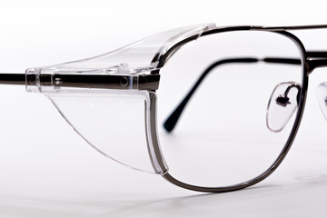 safety glass with side protection