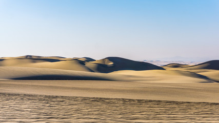 Vista del desierto de huacachina en la mañana