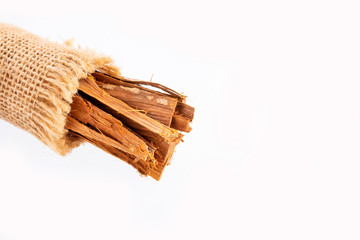 Uncaria tomentosa - Peruvian plant cat's claw.