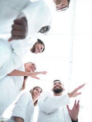 group of doctors working in the hospital laboratory