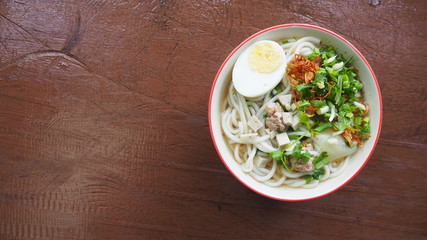 I like to eat noodles, especially small strips.