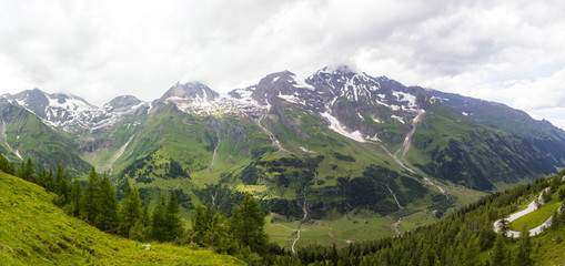 Fototapeta na wymiar summer view of Austrian alps in Tyrol