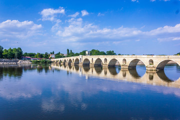Fototapeta na wymiar Meriç Bridge in Edirne