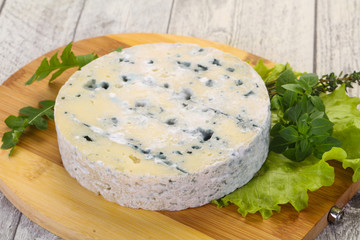 Round blue cheese