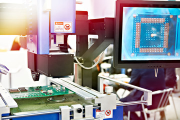Automatic repair center for electronic boards and chips