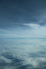 夏の日本上空の雲