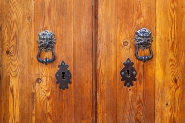 texture of wooden doors in Malta