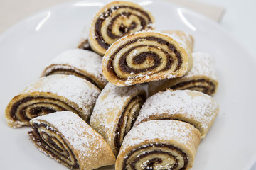 Date biscuit rolls