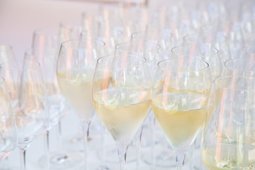 Verres de champagne pour une mariage