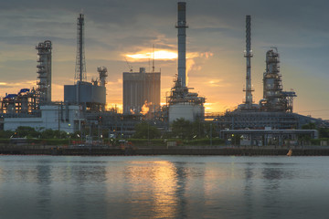 Fototapeta na wymiar oil refinery at sunrise