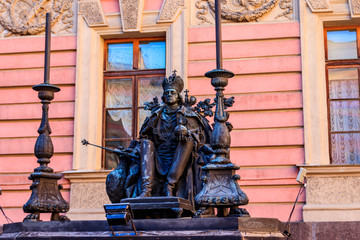 Fototapeta na wymiar Monument to Russian Emperor Paul the First in the courtyard of St. Michael's Castle in St. Petersburg, Russia
