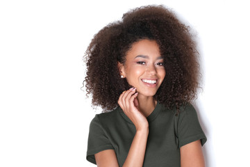 Fototapeta na wymiar Big smile from thus beautiful afro-amercian model.
