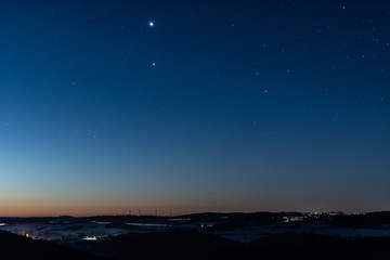Sonnenuntergang in der Berglandschaft